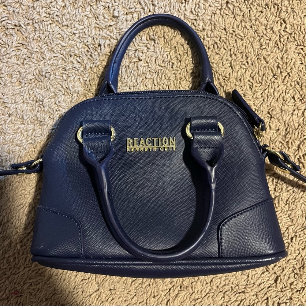 Navy blue Kenneth cole reaction purse